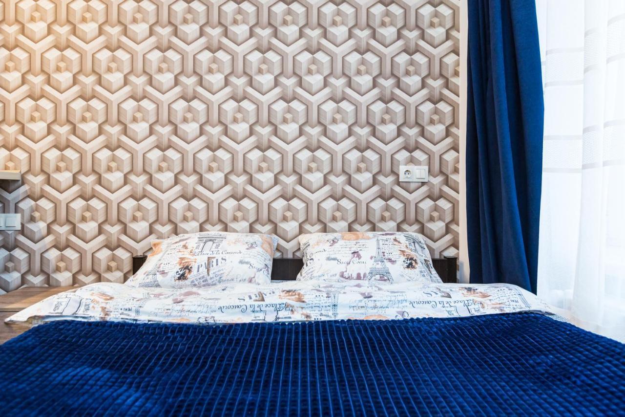 2 Kn. Romana Apartment Lviv Bagian luar foto