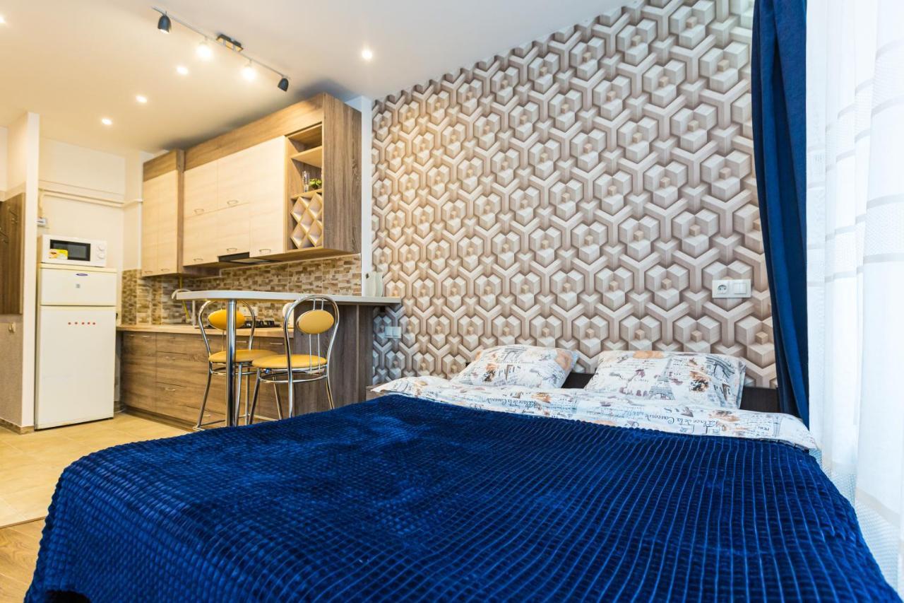 2 Kn. Romana Apartment Lviv Bagian luar foto