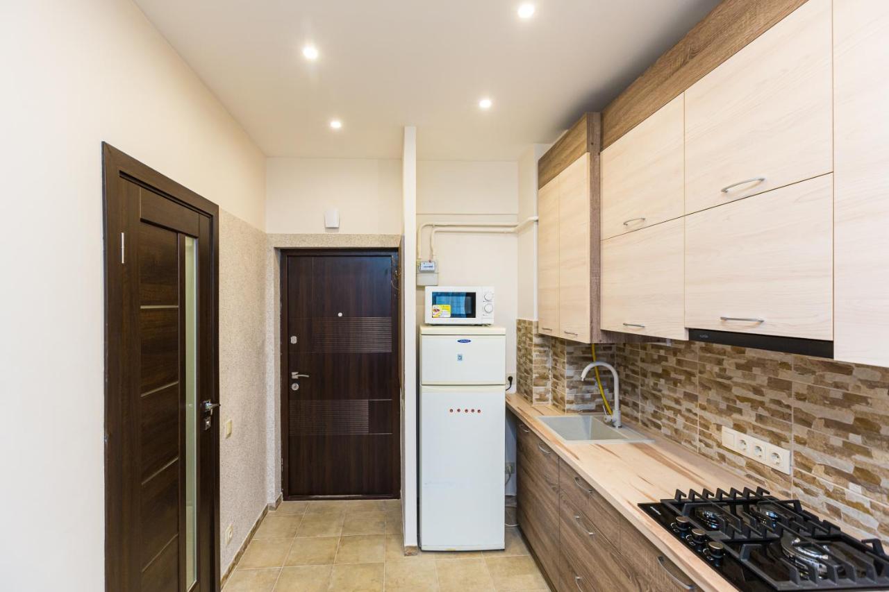 2 Kn. Romana Apartment Lviv Bagian luar foto