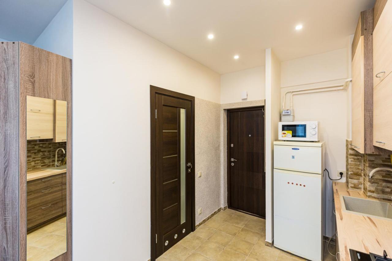 2 Kn. Romana Apartment Lviv Bagian luar foto